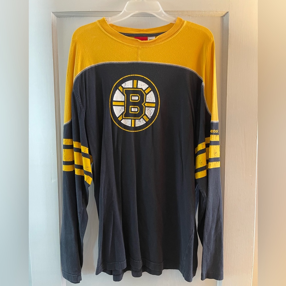 Large Reebok Boston Bruins Early 2000’s Long sleeve Shirt